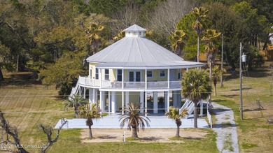 Gorgeous 3 bedroom, 3 bath beach front home beautifully built to - photo 36