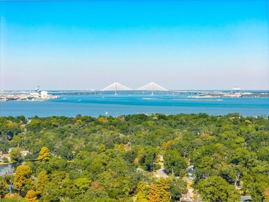 Welcome to 660 Ayers Drive - a spacious, custom-built family - photo 4