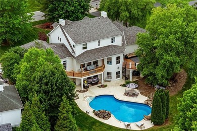 Welcome to Heritage Hill West, where timeless Colonial elegance - photo 3