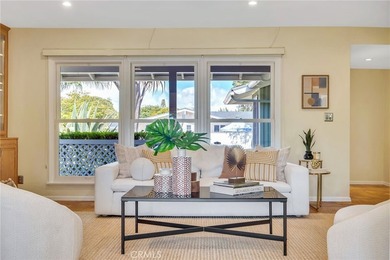Love at first sight! A welcoming open-concept floorpan greets - photo 9