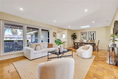 Love at first sight! A welcoming open-concept floorpan greets - photo 10