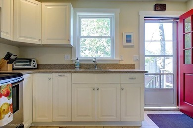 Unbeatable Newport Value: Rare 2-Story Townhouse in Desirable - photo 8