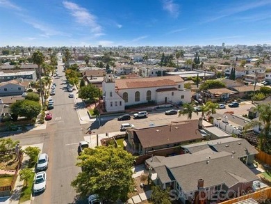 Well maintained original 1927 charmer perched on coroner lot in - photo 3