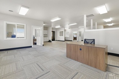 Exceptional commercial opportunity on 14.44 acres, conveniently - photo 11