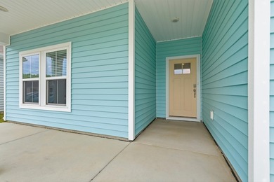 Welcome to this beautifully maintained 3-bedroom, 2-bath home - photo 3