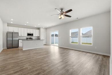 Welcome to this beautifully maintained 3-bedroom, 2-bath home - photo 4