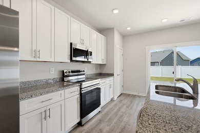 Welcome to this beautifully maintained 3-bedroom, 2-bath home - photo 9