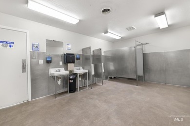 Exceptional commercial opportunity on 14.44 acres, conveniently - photo 19