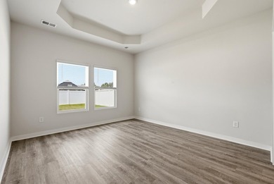 Welcome to this beautifully maintained 3-bedroom, 2-bath home - photo 10