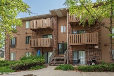Lake Home Sale Pending in Roselle, Illinois