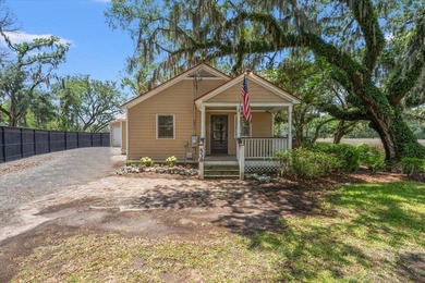 This quintessential Johns Island home has some of the best - photo 2