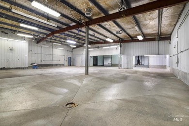 Exceptional commercial opportunity on 14.44 acres, conveniently - photo 23