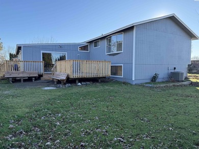 MLS# 291720 Come check out this Tri-Level Pasco home with lots - photo 26