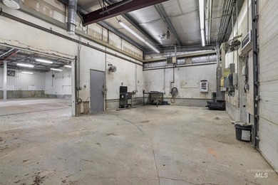 Exceptional commercial opportunity on 14.44 acres, conveniently - photo 29