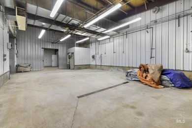 Exceptional commercial opportunity on 14.44 acres, conveniently - photo 35