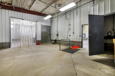 Exceptional commercial opportunity on 14.44 acres, conveniently - photo 38