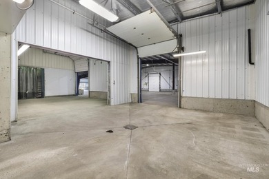 Exceptional commercial opportunity on 14.44 acres, conveniently - photo 39