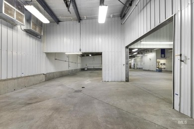Exceptional commercial opportunity on 14.44 acres, conveniently - photo 40