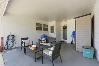 Under contract-accepting backup offers. Welcome to this - photo 5