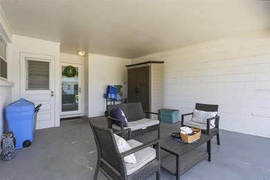 Under contract-accepting backup offers. Welcome to this - photo 6