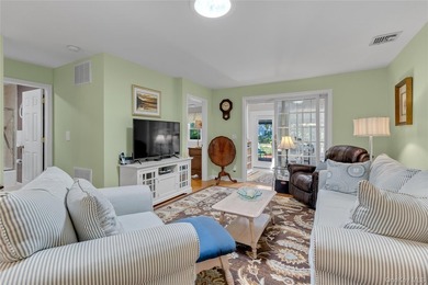 Welcome to this beautifully maintained, energy-efficient - photo 2