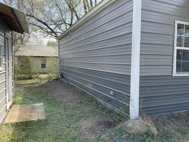 MOTIVATED SELLER !!!! Corner Lot Super cute home with a metal - photo 4
