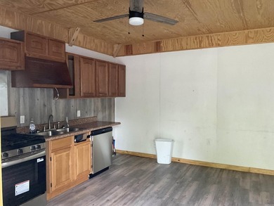 MOTIVATED SELLER !!!! Corner Lot Super cute home with a metal - photo 5