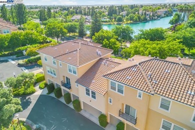 (private lake, pond, creek) Condo For Sale in Sacramento California