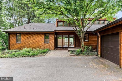 Price Reduced!!! This is your chance to grab this property and - photo 2