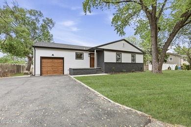 Completely renovated and move-in ready 3-bedroom, 2-bath ranch - photo 3