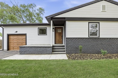 Completely renovated and move-in ready 3-bedroom, 2-bath ranch - photo 4