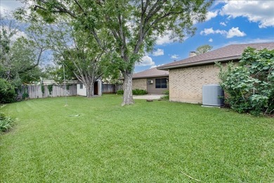 INVESTOR SPECIAL WITH HUGE POTENTIAL! Massive corner lot - photo 33
