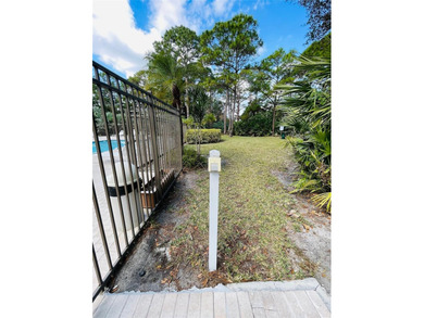 Beautiful and well-maintained home located in a desirable gated - photo 34
