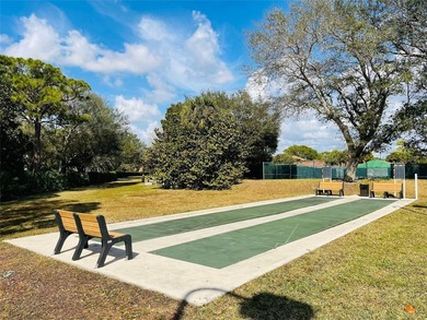 Beautiful and well-maintained home located in a desirable gated - photo 48