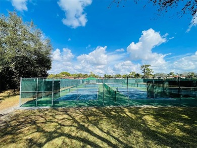 Beautiful and well-maintained home located in a desirable gated - photo 51