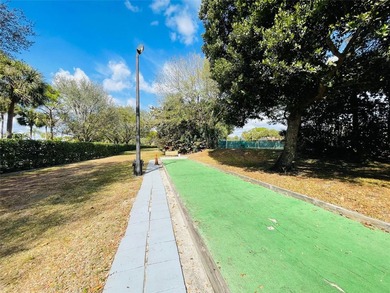 Beautiful and well-maintained home located in a desirable gated - photo 53