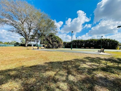 Beautiful and well-maintained home located in a desirable gated - photo 55