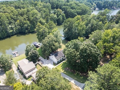 Turtle Cove Spacious 5BR Lake Home with Dock, Boat Ramp, flat lot - photo 1
