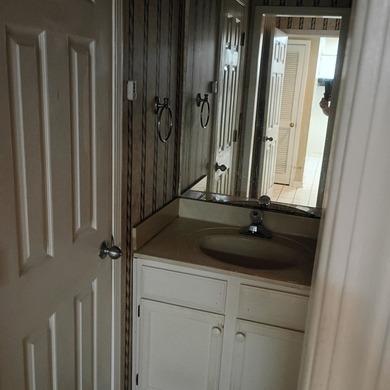 All offers from interested buyers must be entered online for the - photo 10