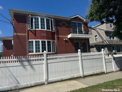 A beautiful 2 dwelling home, brick detached corner property - photo 1