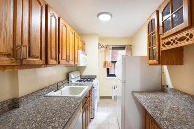 Welcome to River Gardens Coop, a well-maintained and - photo 7