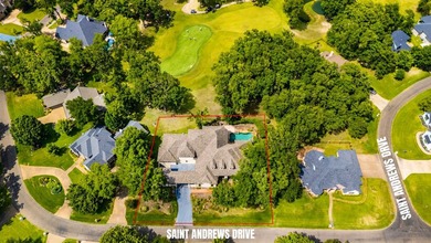 Luxury, privacy, and unforgettable views come together in this - photo 40