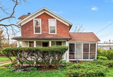 Welcome to 3011 Riverview Dr, a 3-bedroom, 1-bath home situated - photo 1