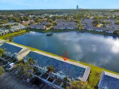 Lake Townhome/Townhouse For Sale in Dania, Florida