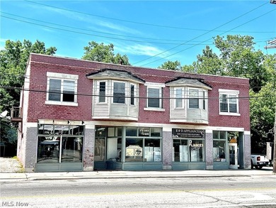 FULLY OCCUPIED Spacious mixed-use investment opportunity - photo 1