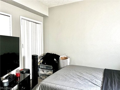 FULLY OCCUPIED Spacious mixed-use investment opportunity - photo 4