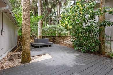 Updated lagoon-front home on one and a half lots in a quiet - photo 7