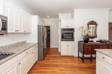 Nestled at the end of a quiet cul-de-sac in sought-after - photo 10