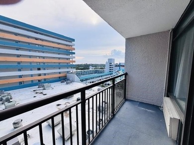 Efficiency condo located in the popular Landmark Resort - photo 2