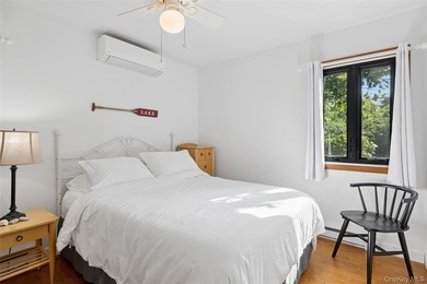 Rare 6-BR Montauk Beach Oasis With Room For Pool Finding a - photo 12